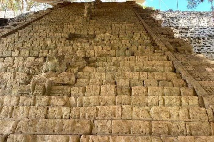 Khám phá bí ẩn cầu thang chữ tượng hình dài nhất thế giới cổ đại - Báo Tri thức &amp; Cuộc sống