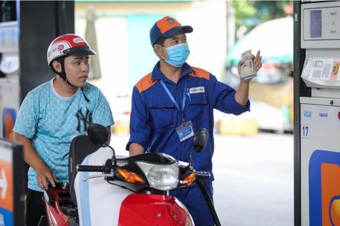 Đề xuất kéo dài thuế nhập khẩu xăng dầu 0% hết 30/6 - Đài Phát thanh và truyền hình Hà Nội