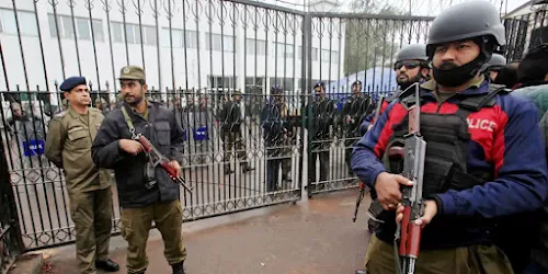 ‘নিরাপদ পাঞ্জাব’-এর নেপথ্যে বিভীষিকা: ৮ মাসে ৯২৪ প্রাণ কেড়েছে মরিয়ম নওয়াজের বিশেষ বাহিনী