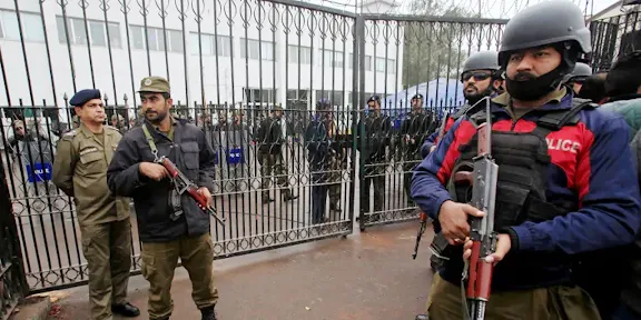 ‘নিরাপদ পাঞ্জাব’-এর নেপথ্যে বিভীষিকা: ৮ মাসে ৯২৪ প্রাণ কেড়েছে মরিয়ম নওয়াজের বিশেষ বাহিনী