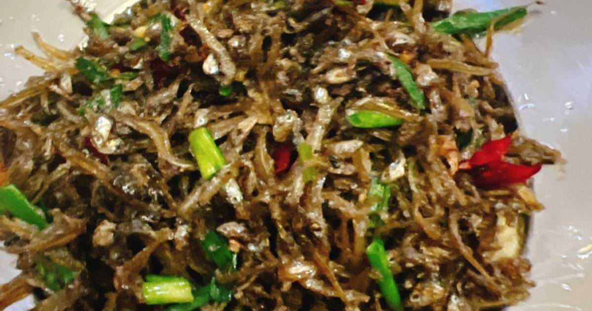 Cá cơm khô rim