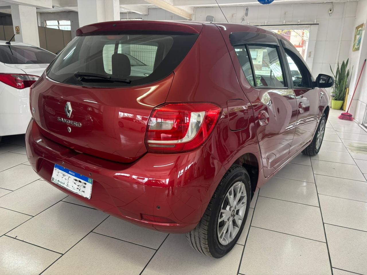Renault Sandero - Foto 4