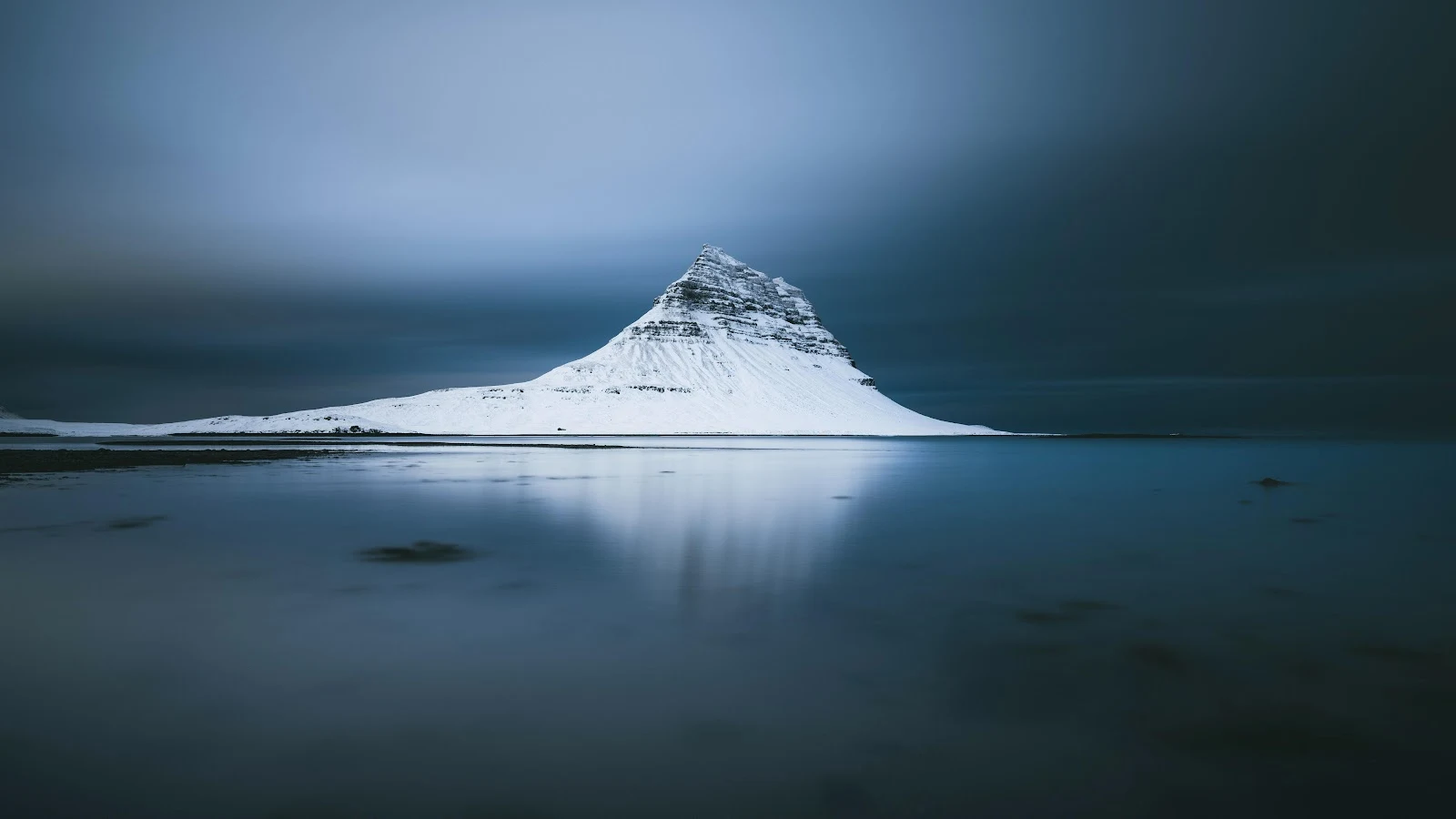 Kirkjufell Mountain In Winter - Landscape Photography 5K Wallpaper (5120x2880)