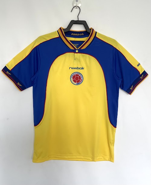 Equipación local de Colombia 2001.jpeg