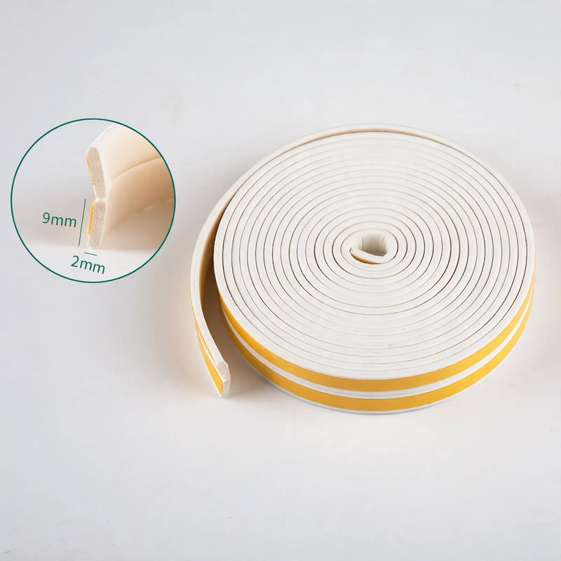 Door gap seal for room doors