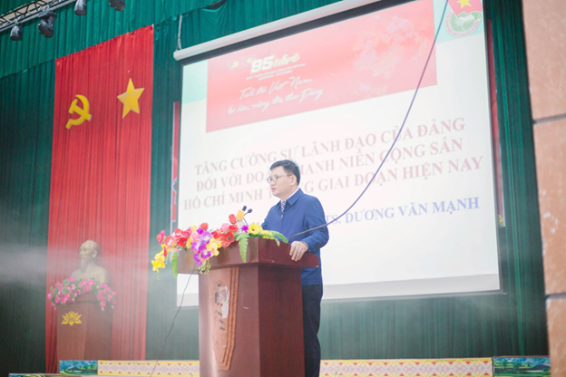 Diễn đàn tuổi trẻ Trường Đại học Tây Bắc  tự hào, vững tin theo Đảng