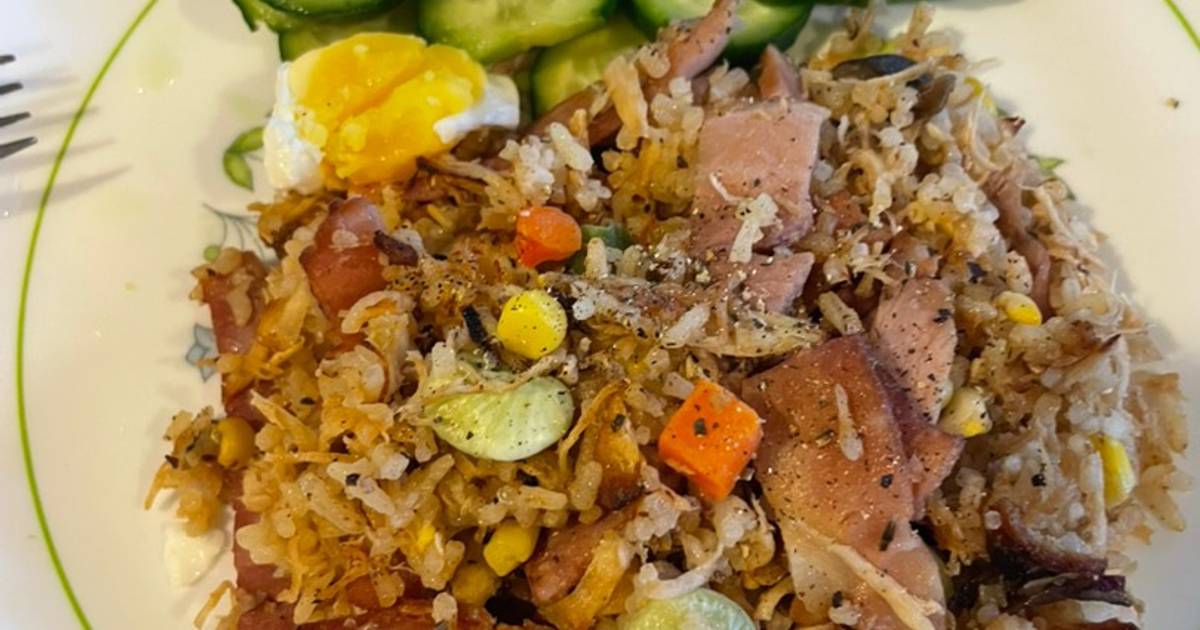 Cơm chiên ham, gà quay thập cẩm