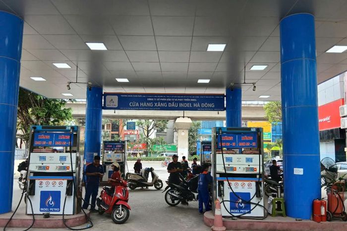 Giá xăng dầu tạm thời được kiểm soát, cần giải pháp đồng bộ hơn - Báo Điện tử Tiếng nói Việt Nam