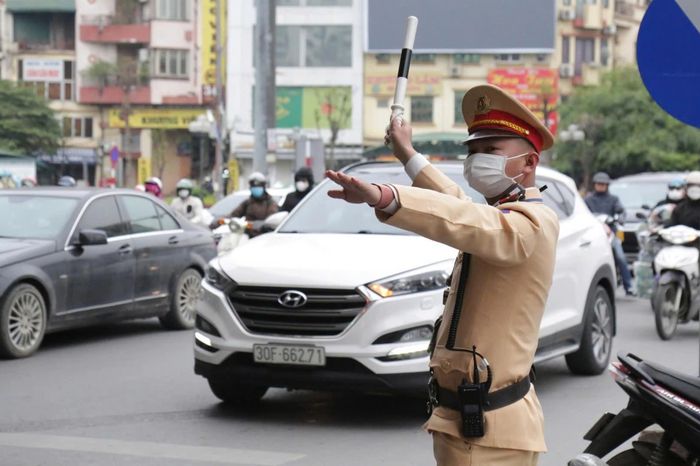 Sẵn sàng phương án đón người dân quay trở lại Thủ đô sau kỳ nghỉ lễ - Đài Phát thanh và truyền hình Hà Nội