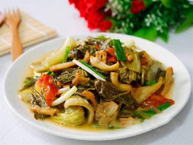 Dưa Chua Xào Tóp Mỡ