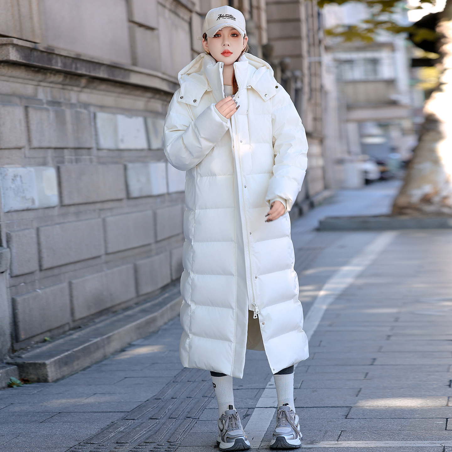 Extra lange Damen-Daunenjacke für extreme Kälte