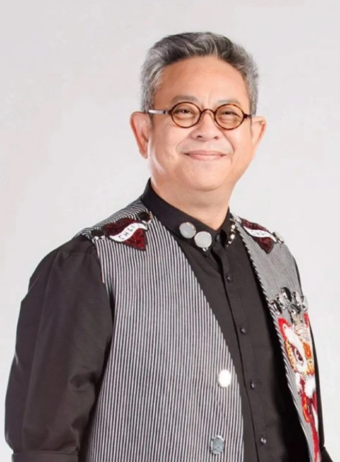 เกียรติ กิจเจริญ