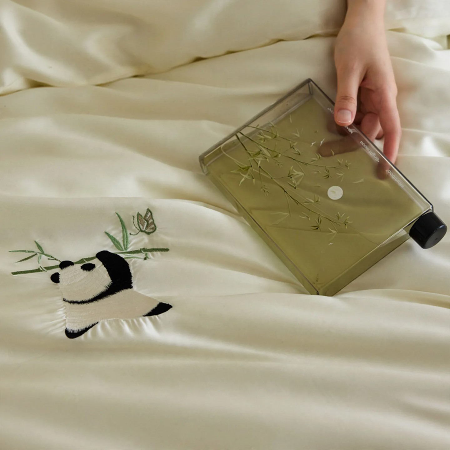 Tencel bed linen set with embroidery