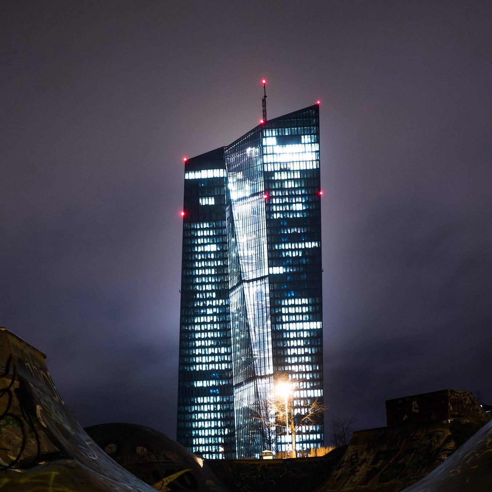 Download European Central Bank At Night Full HD iPhone