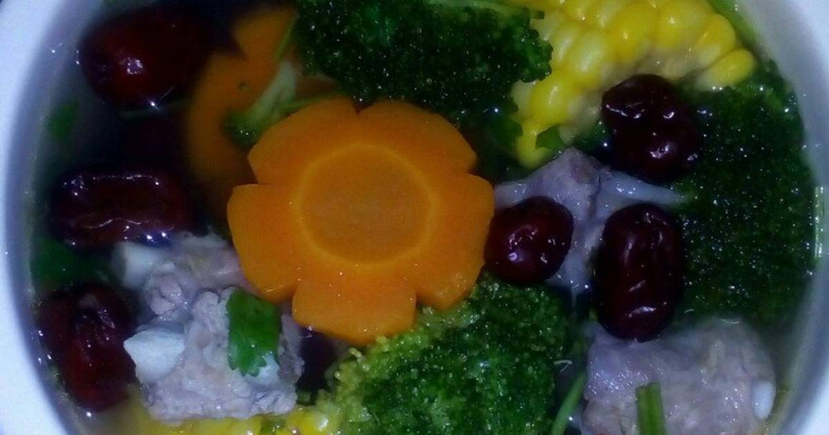 Canh sườn heo táo đỏ