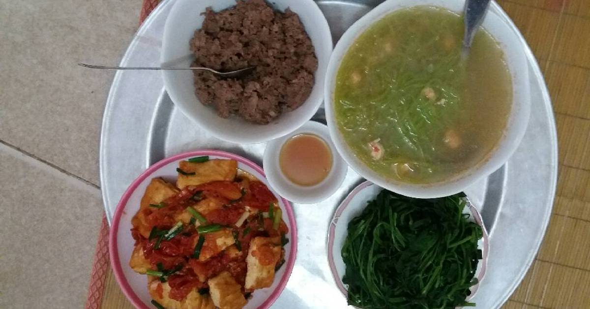 Mâm cơm nhà em
