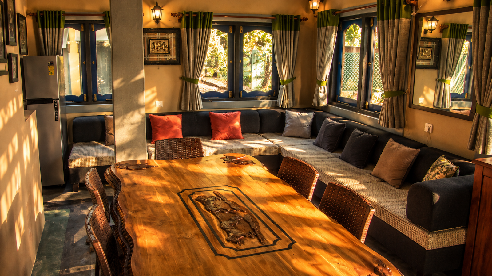 Indoor-Outdoor Villa Connection