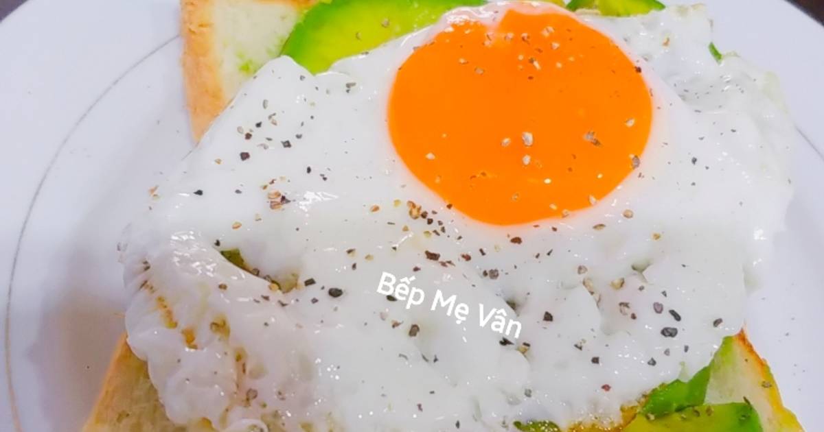 Bánh mì sanwich trứng ốp la bơ trái
