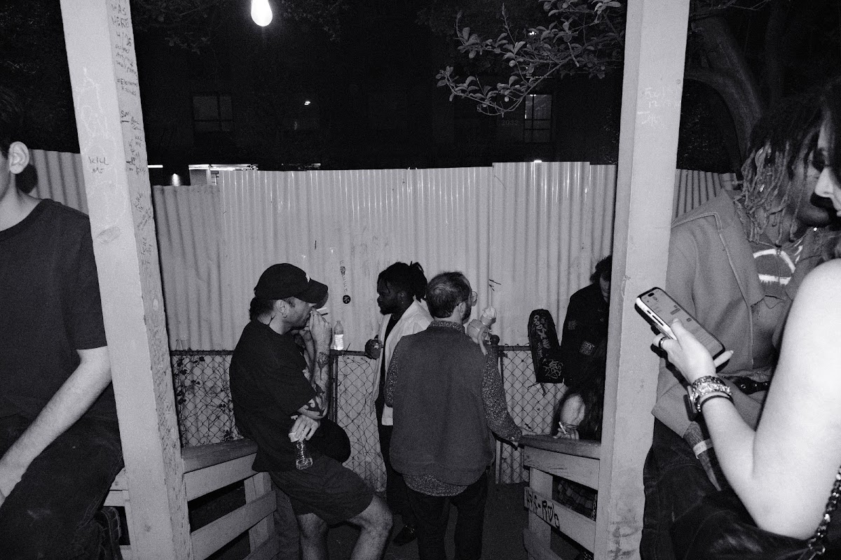 @tlau.photos_thelostandunfounds_2026-03-22_austin_last_night_noir_011