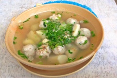 Khi ăn cho canh khoai sọ ra tô, rắc hành lá, ngò và thêm ít tiêu.