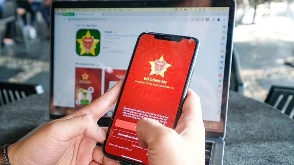 [VIDEO] Cảnh báo lừa đảo tích hợp sổ đỏ vào VNeID từ công an - Báo Tri thức &amp; Cuộc sống