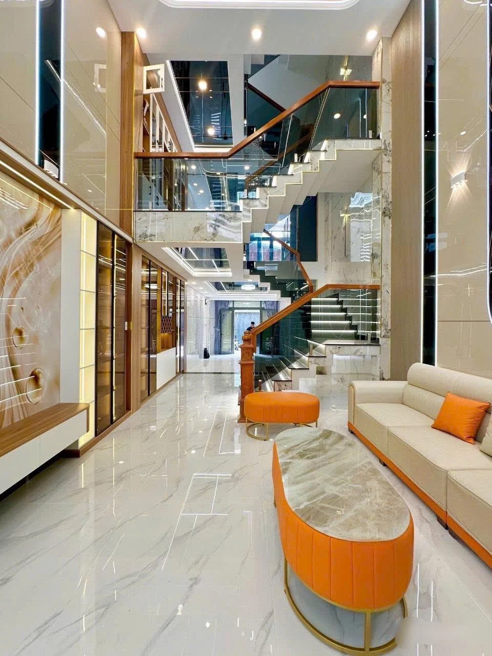 BÁN NHÀ 4,3x16m, 5 Tầng, Lê Văn Quới, ,Bình Tân