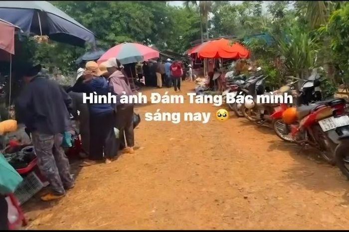 CLIP: Chuyện lạ: Họp chợ tại các… đám ma! - Báo Người Lao Động