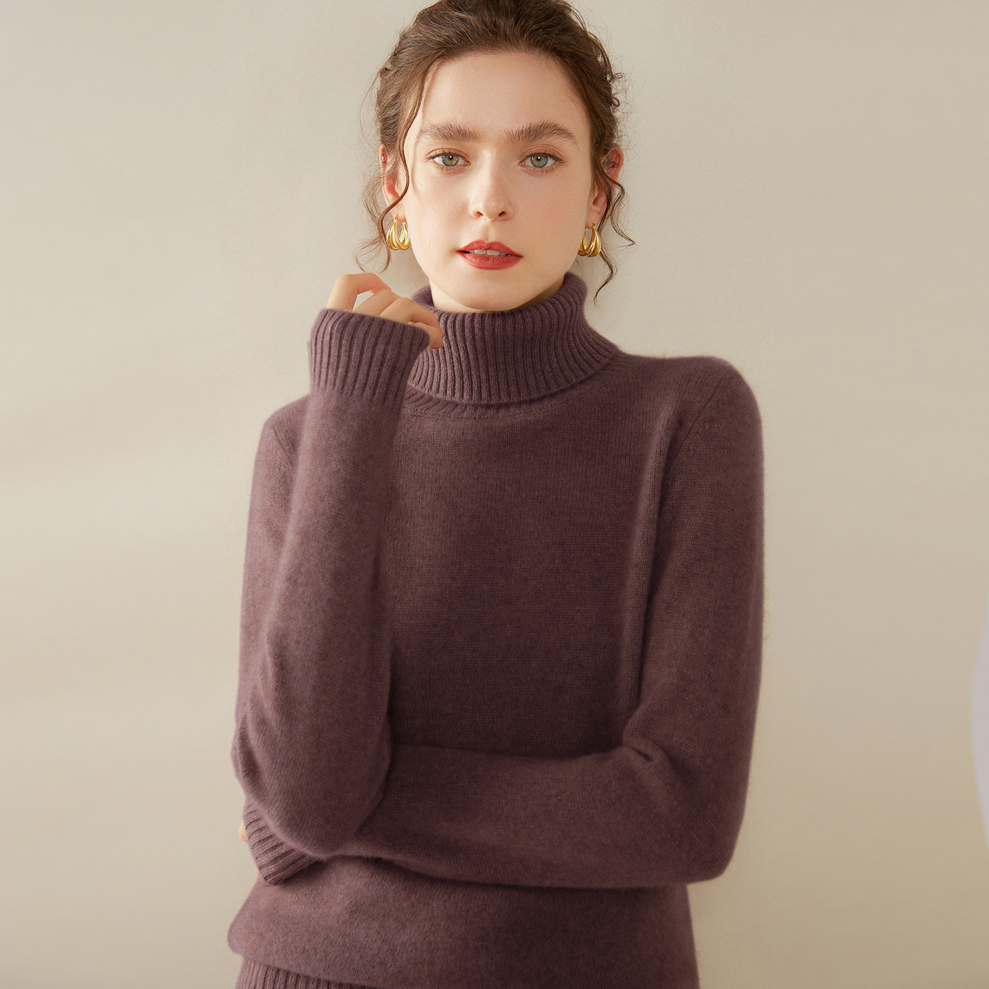 Women's wool turtleneck sweater, solid color