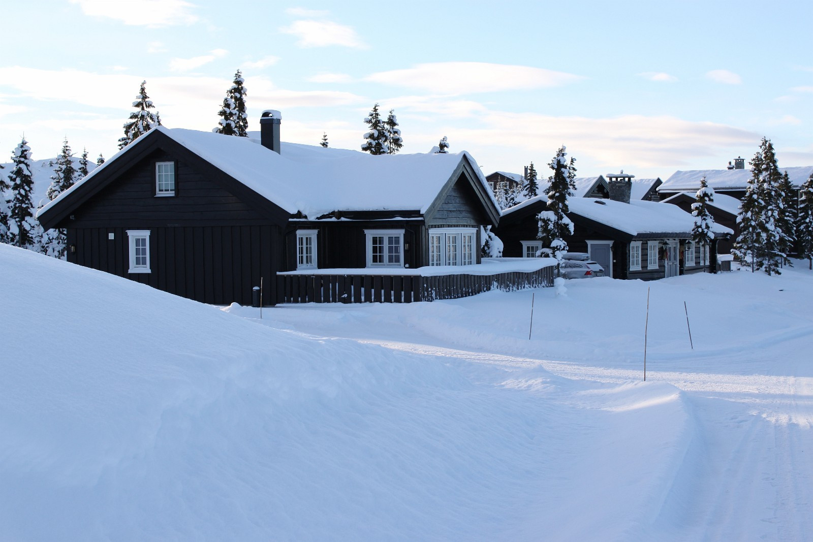Exterior image 2