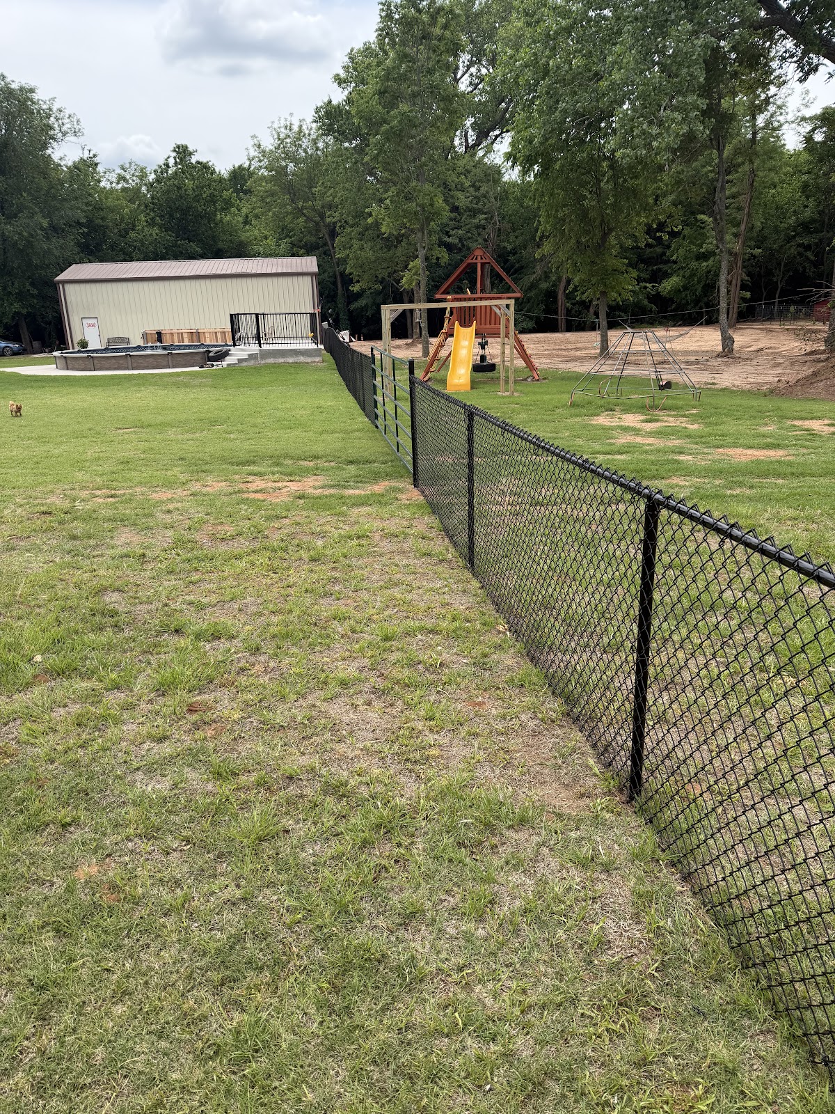 What Is the Best Deer Fence Height and Material for Oklahoma Ranches and Acreages?