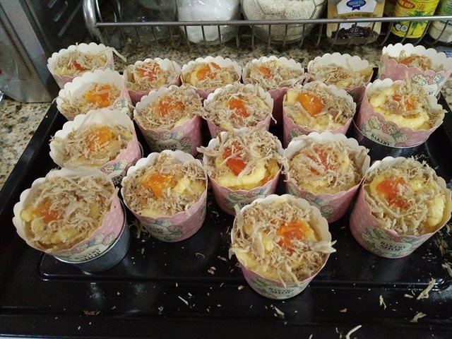 Bánh Bông Lan Trứng Muối Thơm Lừng