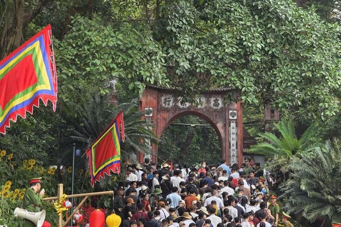 Phú Thọ đón 6,5 triệu lượt khách dịp Giỗ Tổ Hùng Vương 2026 - Báo Tri thức &amp; Cuộc sống