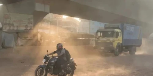 আজ বায়ুদূষণে শীর্ষে কাবুল, ঢাকা রয়েছে ১১তম অবস্থানে