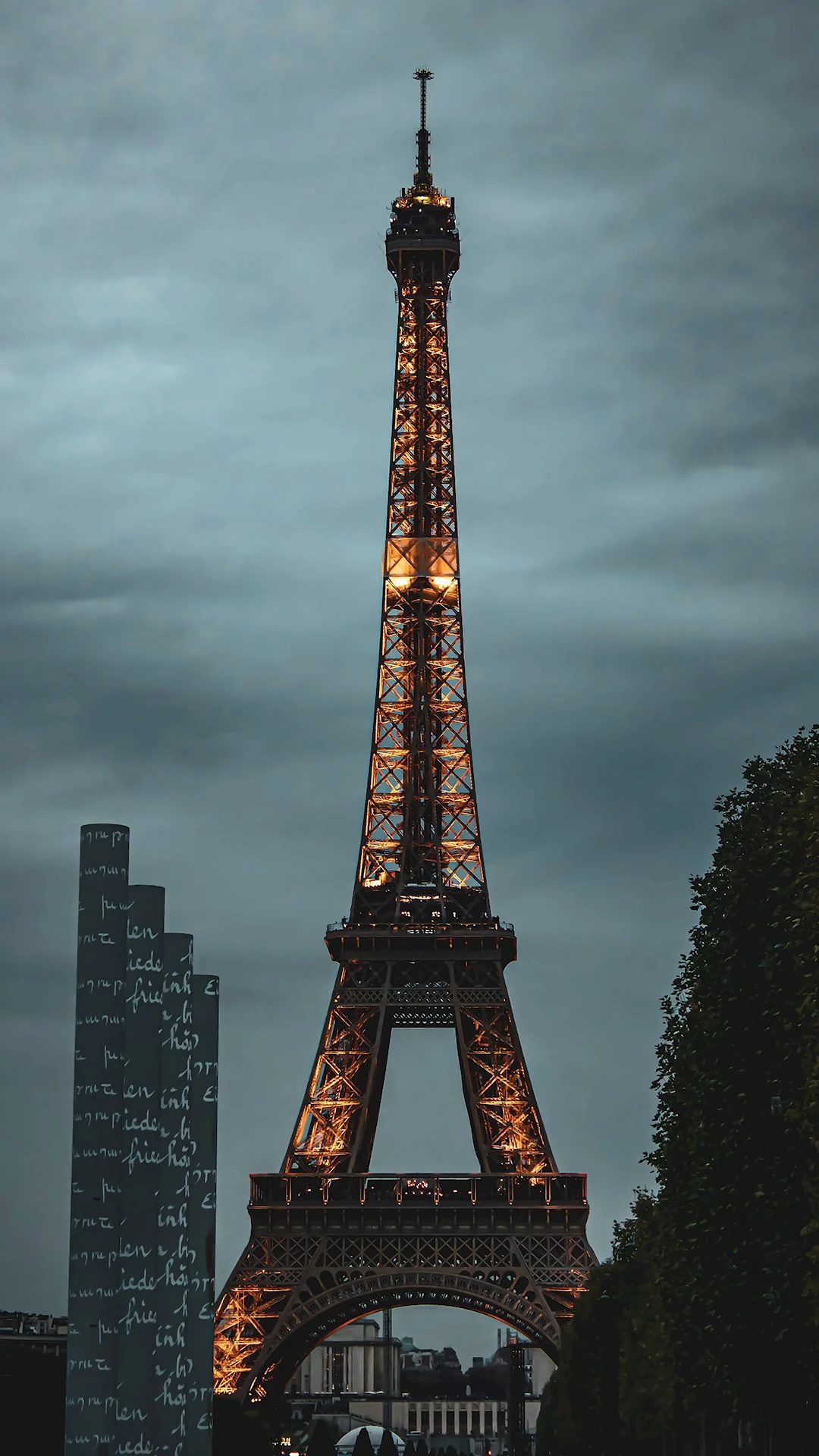 Eiffel Tower Paris Dusk Moody Overcast Sky Architecture - Free 4K mobile Wallpaper