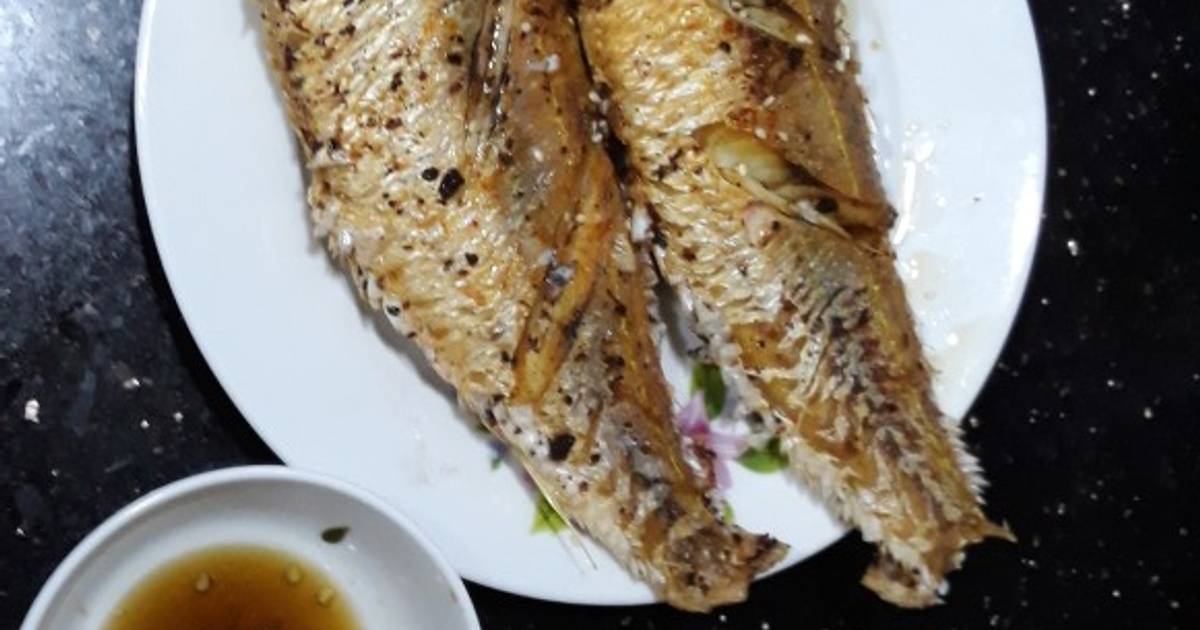 Cá đổng chiên ớt sa tế