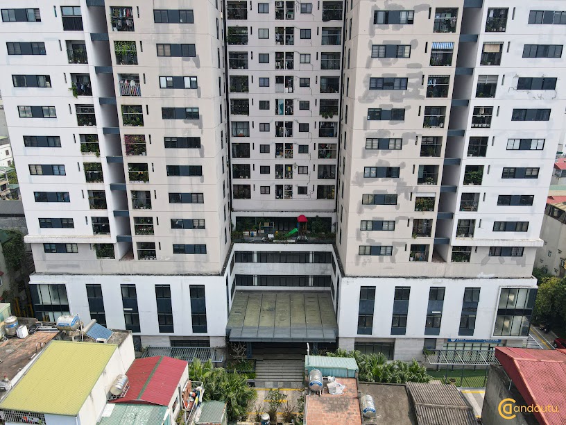 <p>Chung cư HUD3 Nguyễn Đức Cảnh có tổng số 392 căn hộ với diện tích đa dạng từ 55,9m2 - 95,3m2 chia thành các căn hộ từ 2 - 3 phòng ngủ giúp khách hàng có nhiều sự lựa cho căn hộ phù hợp với nhu cầu sử dụng của mình.</p>
<ul>
<li>Căn hộ 2 phòng ngủ: diện tích 55,9m2 - 74,5m2 - 76,4m2.</li>
<li>Căn hộ 3 phòng ngủ: diện tích 95,3m2.</li>
</ul>