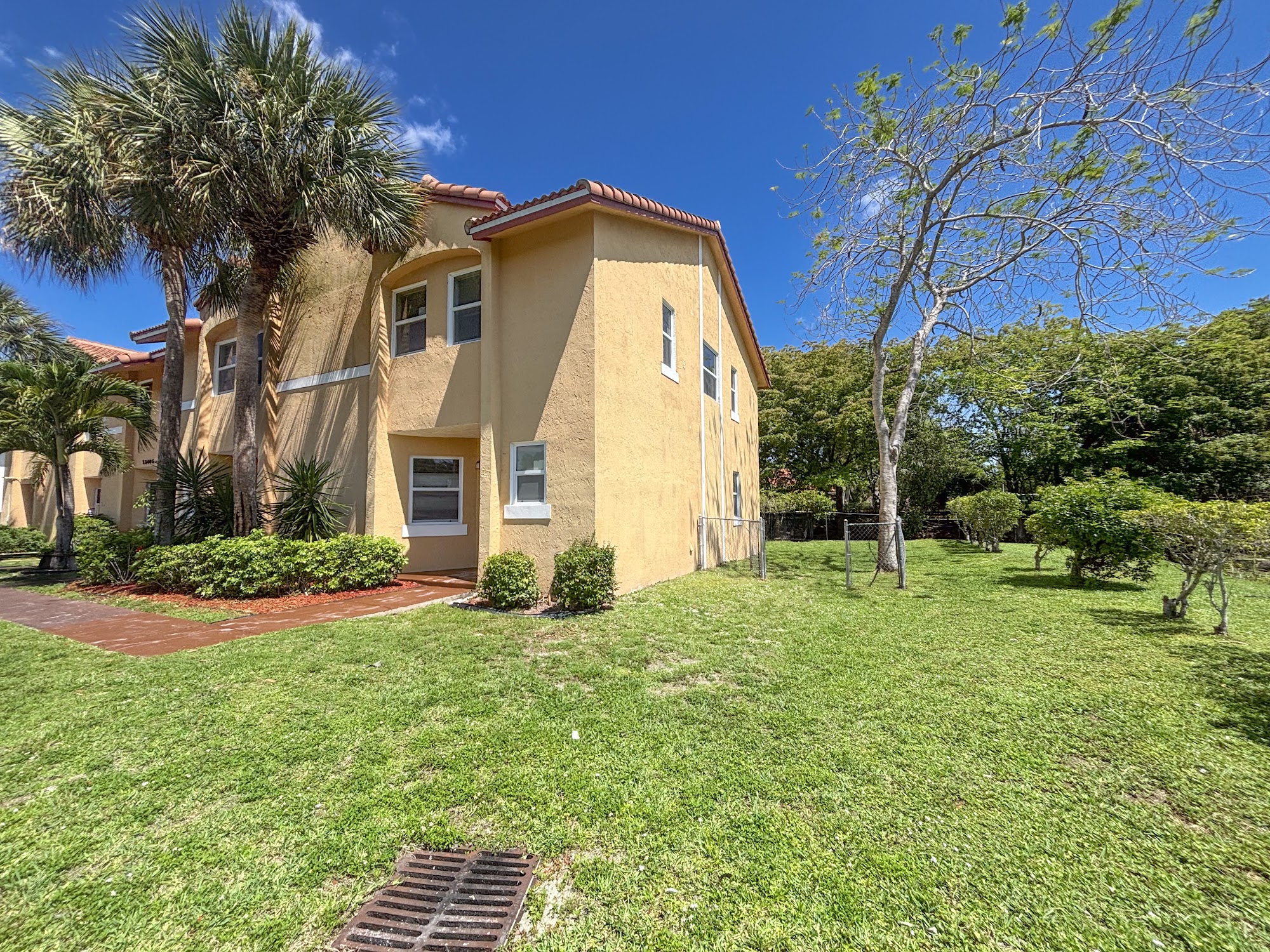 Coral Springs Townhome! property photo 2