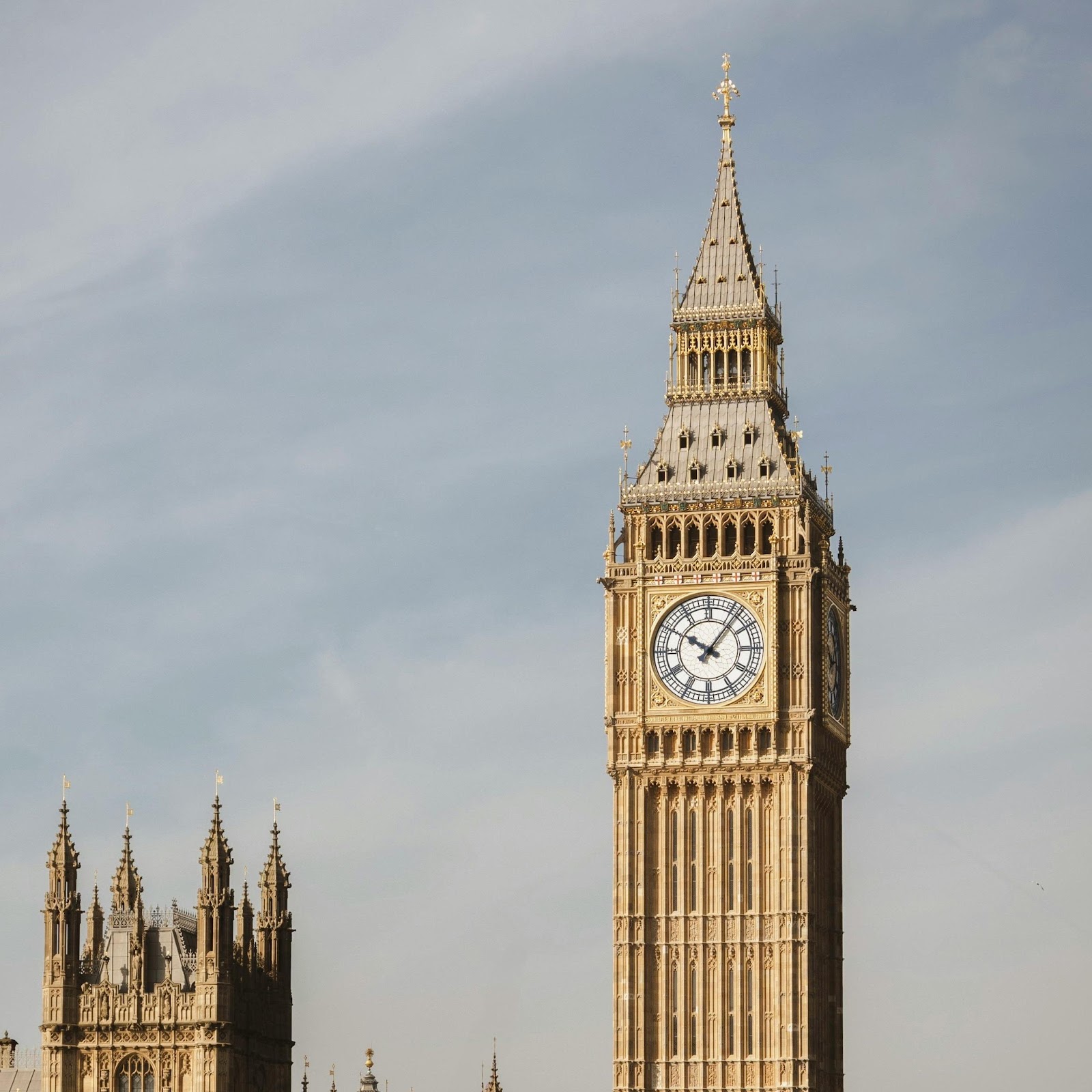 Download Big Ben London Iconic Traffic 4K iPhone