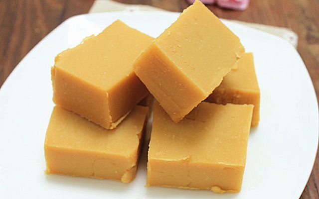 Làm Bánh Đậu Xanh Bằng Nồi Cơm Điện
