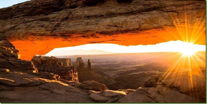 sunrise-mesa-arch-canyonlands-island-in-the-sky-photo-jeepers