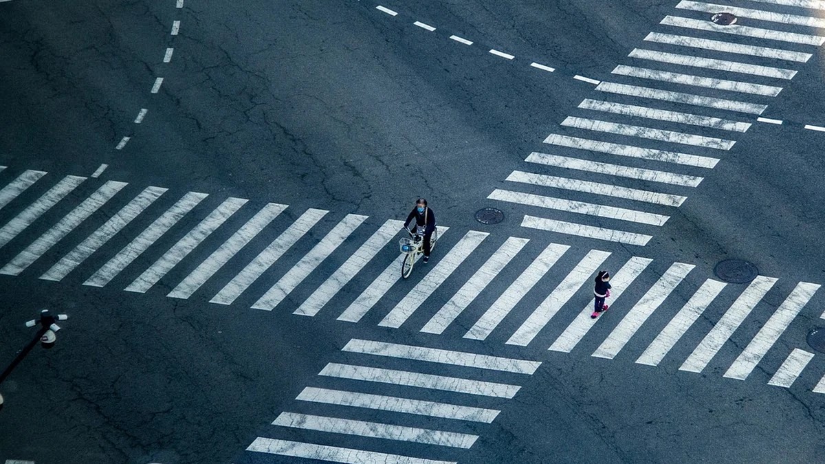 세대 갈등이 노동 시장 구조에 미치는 영향과 해결 조건