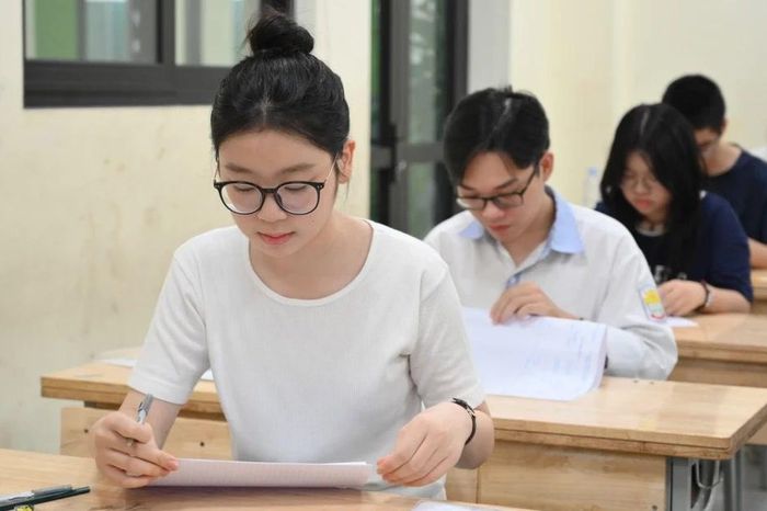 Hà Nội có gần 130.000 học sinh đăng ký thi vào lớp 10 - Đài Phát thanh và truyền hình Hà Nội