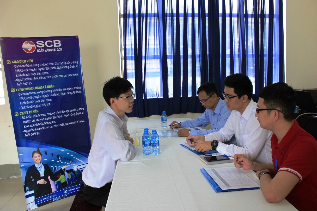 Sinh viên DLA tự tin tham gia phỏng vấn trực tiếp