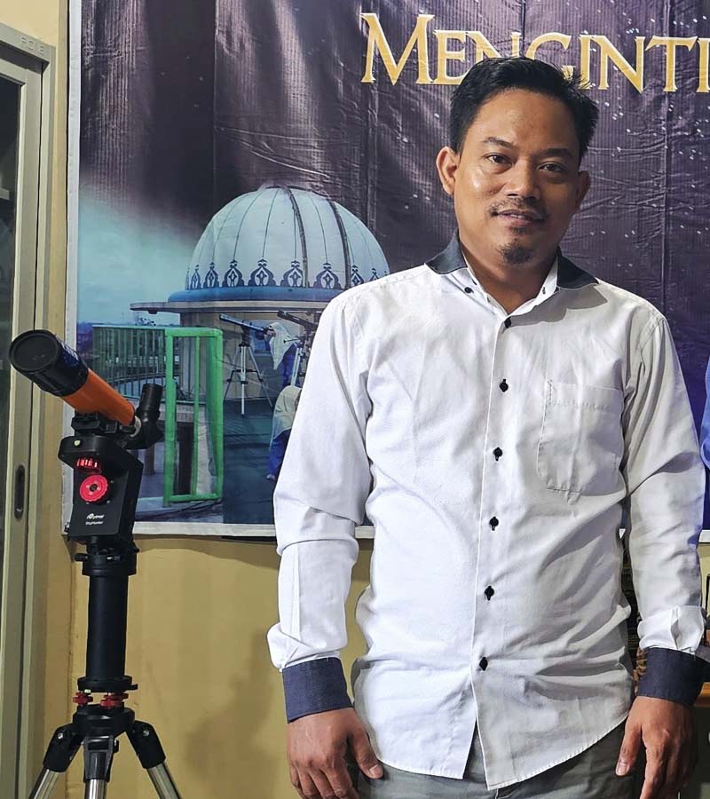 Dr. Reza Akbar, S.Si., M.H.