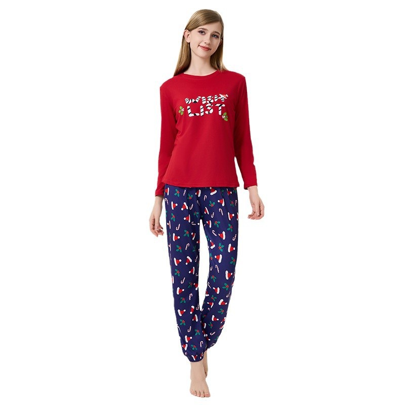 Women's pajama set with Christmas motif