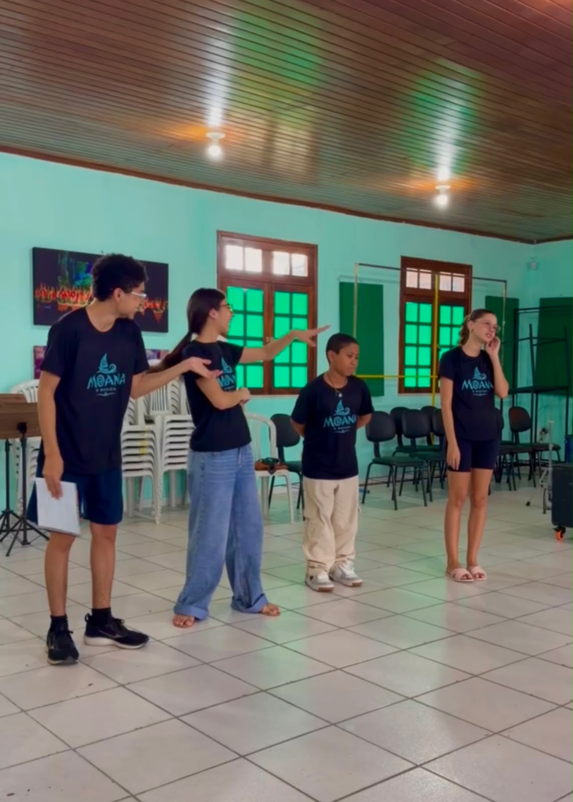 Fachada iluminada do Teatro Municipal de Boa Vista onde ocorrerá o espetáculo Moana, o Musical em Roraima.