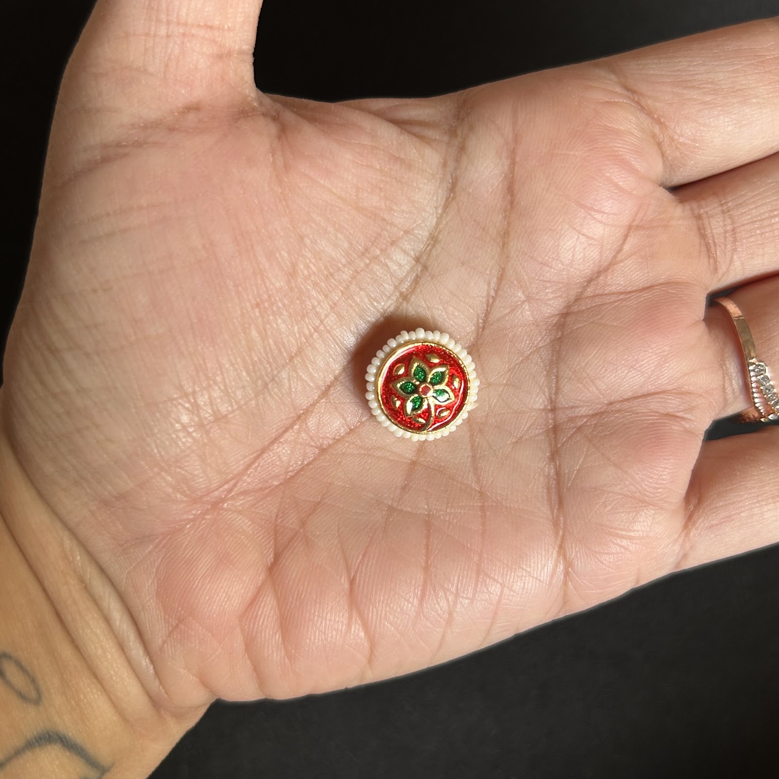 Moti Red meenakari moti pendent kundan pack of 1