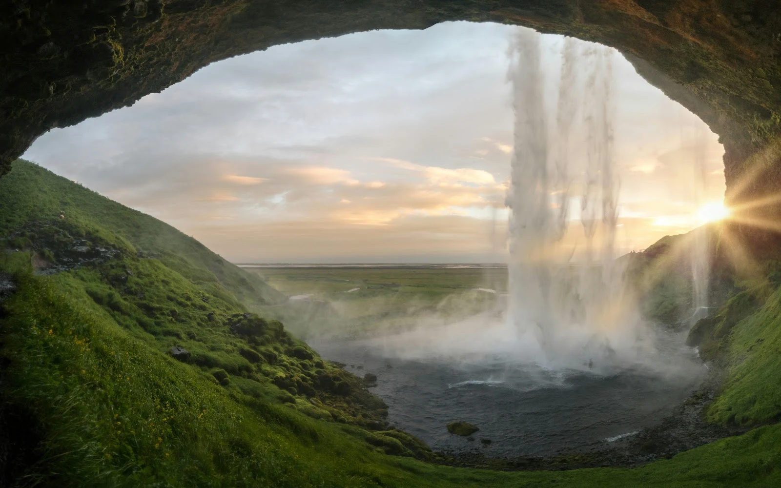Seljalandsfoss Waterfall In Iceland - Landscape Photography 8K Wallpaper (8000x5000)