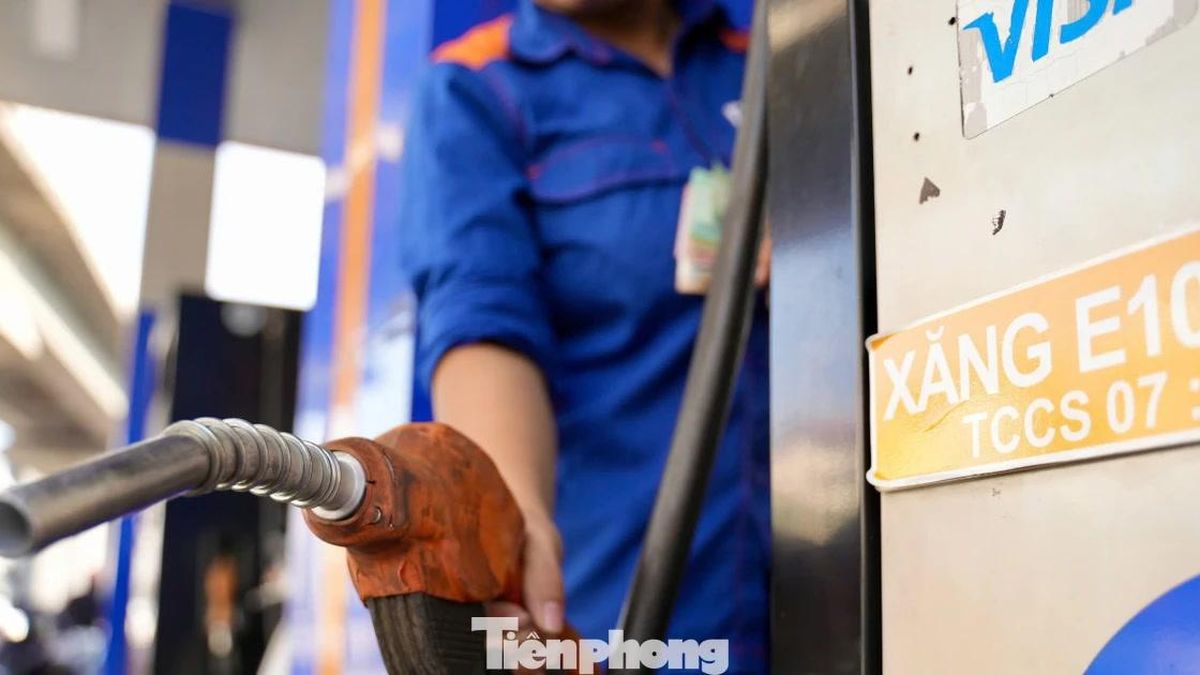 Người tiêu dùng Hà Nội nói gì khi sử dụng xăng E10? - Báo Tiền Phong