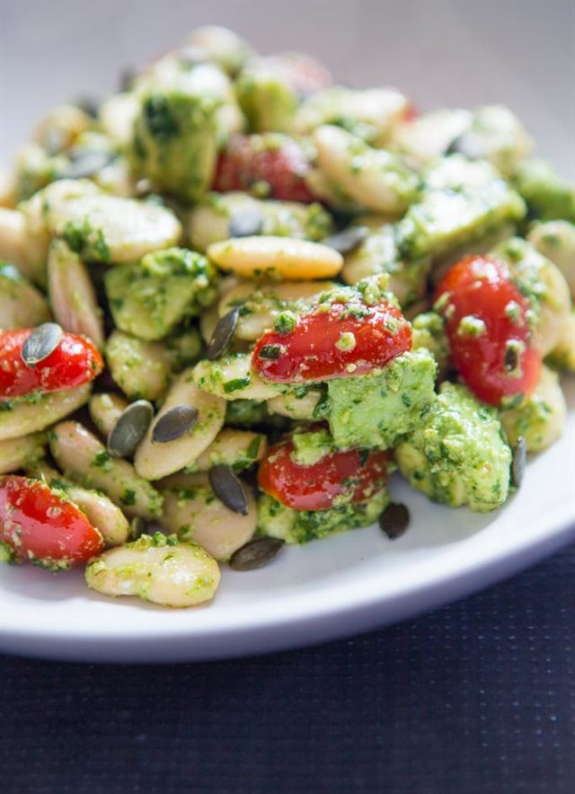 Sốt Pesto Từ Hạt Hồ Đào Và Rau Rocket